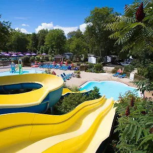 **** Camping Le Des 3 Lacs France