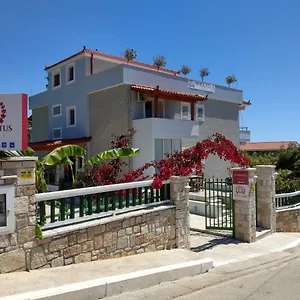 *** Hotel Augustus Albânia