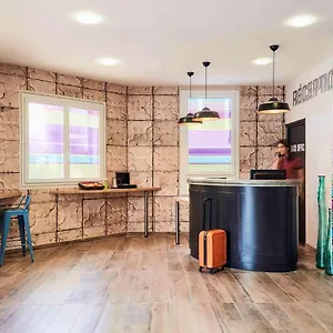 Ibis Styles Rooftop & Otel Hyères