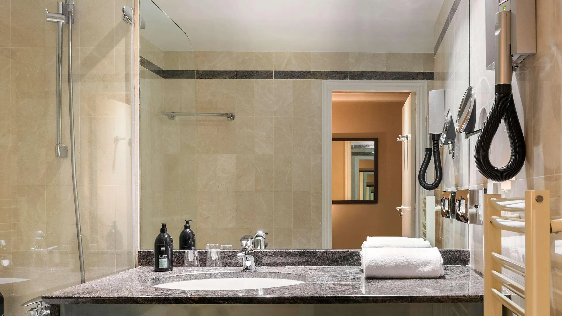 ****  Aparthotel Adagio Paris Haussmann Champs Elysees France